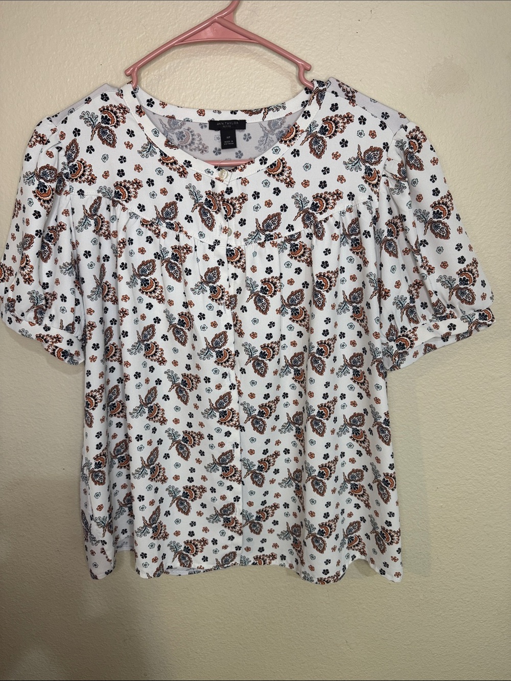 Ann Taylor White Paisley Short Sleeve Blouse with Brown & Blue Accents